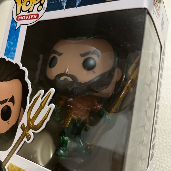 NWT - Funko Pop! Movies DC Aquaman #1301 Aquaman - Picture 3 of 6